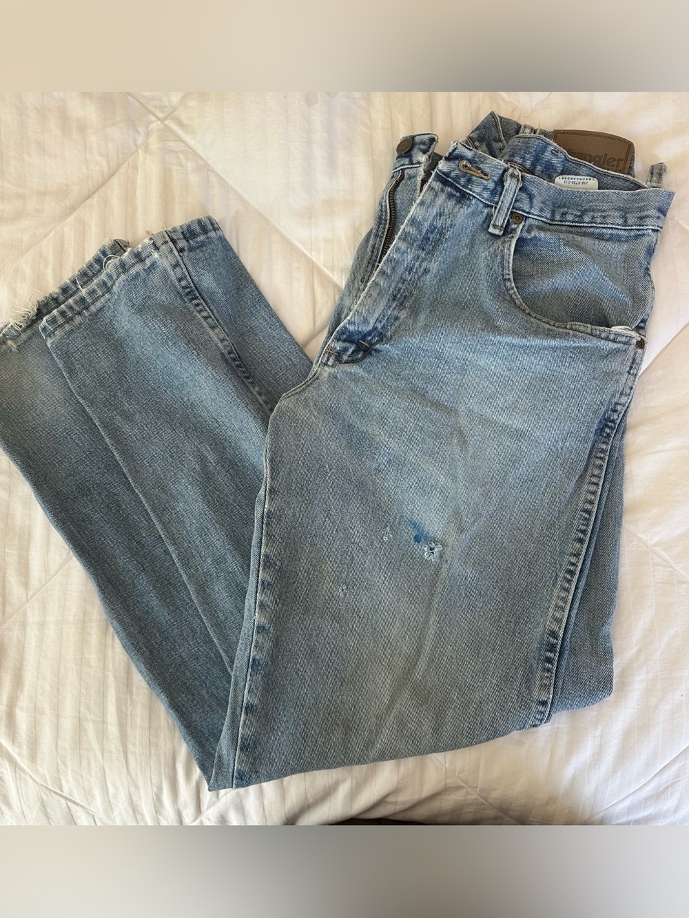 Wrangler Relaxed Fit Light Blue Denim Jeans